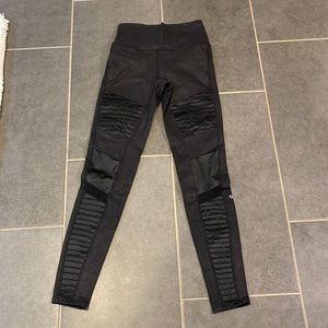 Alo yoga moto leggings - size small